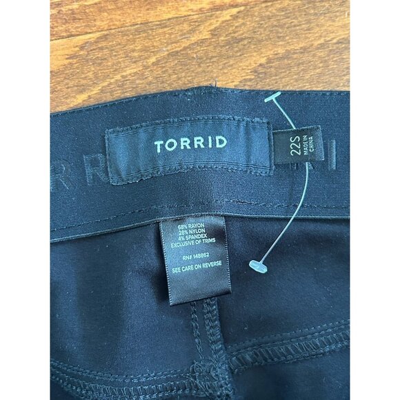 Torrid Trouser Bombshell Ponte bootcut Pant Deep Black Plus Sz 22 SHORT NWOT - Picture 3 of 7